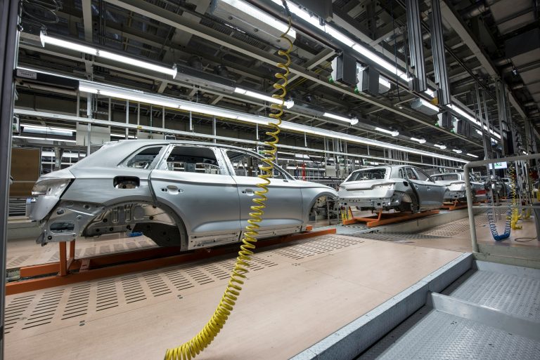 Audi Q5 op de productie lijn in de Audi-fabriek